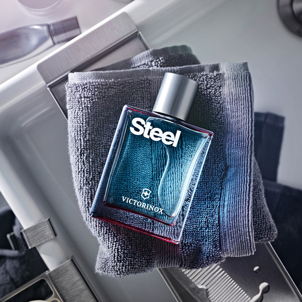 PERFUME MASCULINO VICTORINOX STEEL EDT 100ML. - Imagen 3